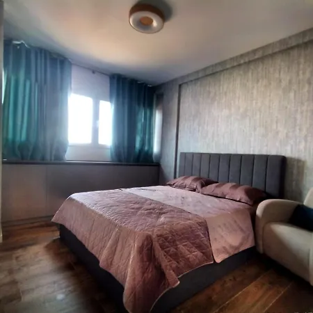 Emerald Apartament *